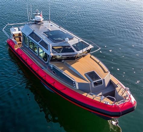 UNSINKABLE RESCUE BOAT .